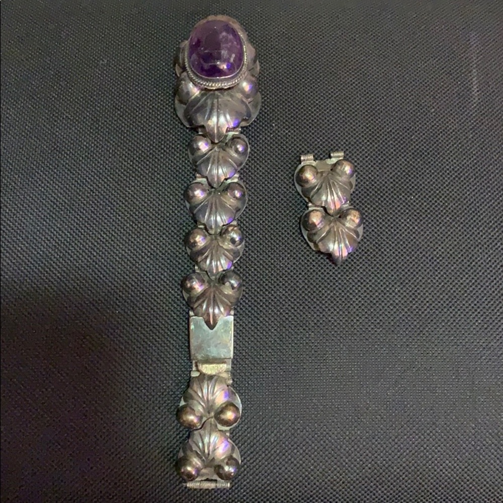 Solid silver bracelet with Amethyst stone